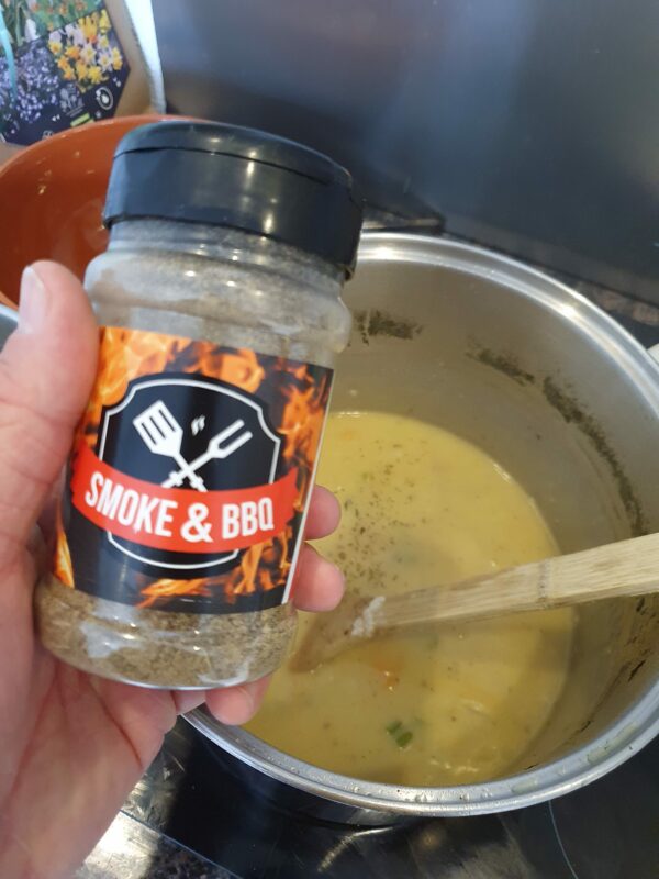 Proef nu van de soep voeg smaakmakers toe. Denk aan peper, zout, porchetta rub, gevogelte kruiden etc.